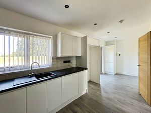 Kitchen/Diner- click for photo gallery